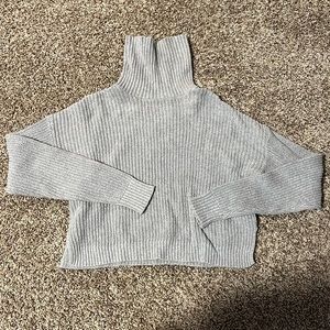 Gray turtleneck cropped sweater